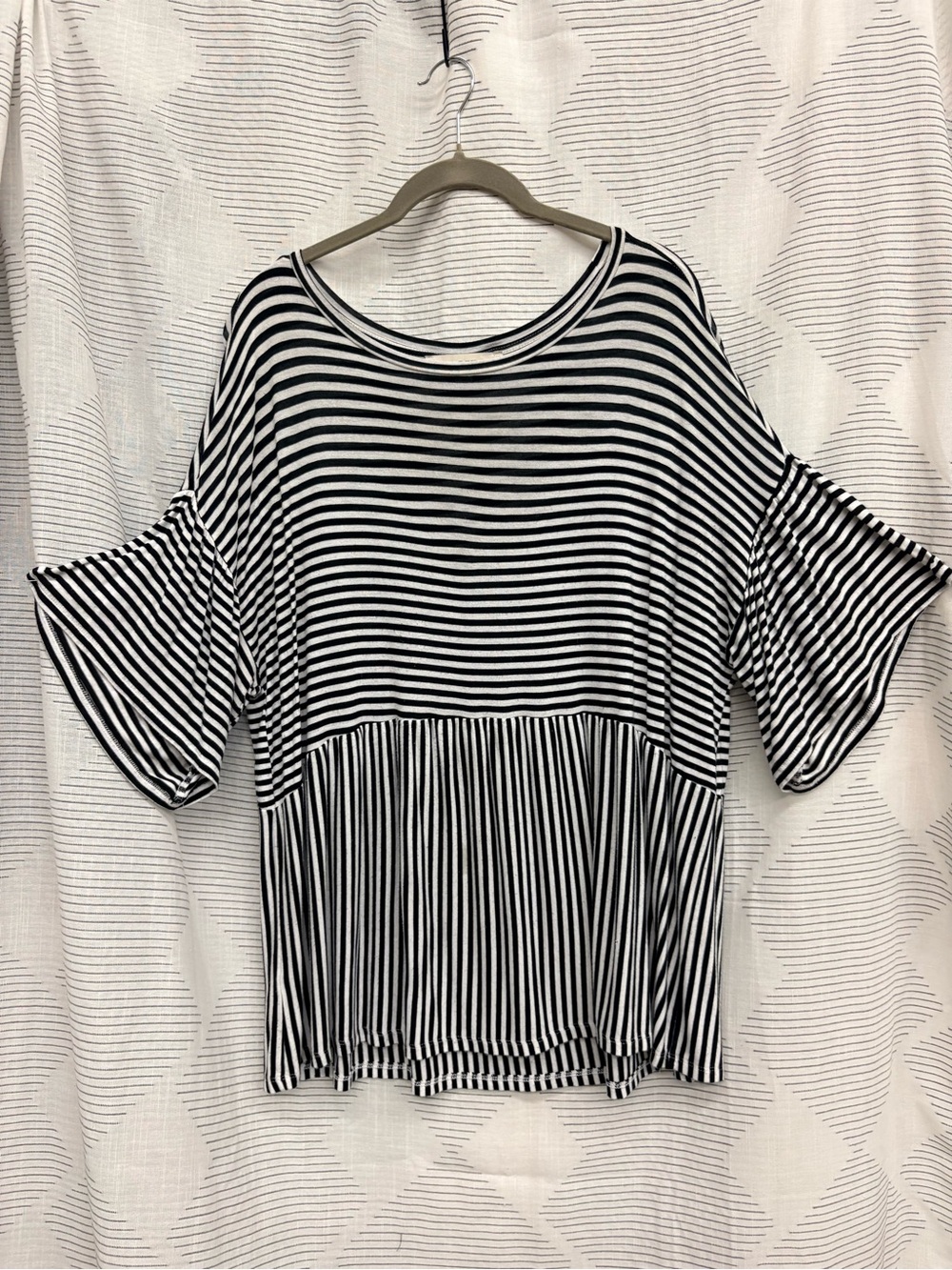LOFT Black & White Striped Short Sleeve Scoop Neck Top